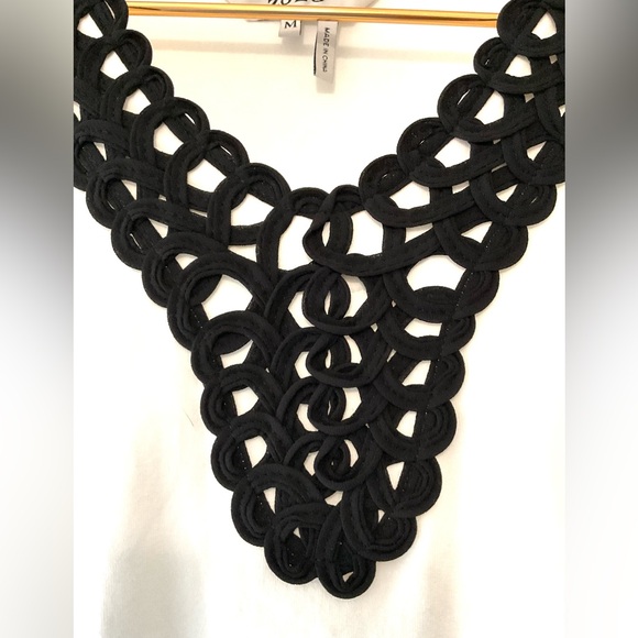 ZoZo White Sleeveless V Neck Top w/Black Decoration size Medium NWT - Picture 7 of 9